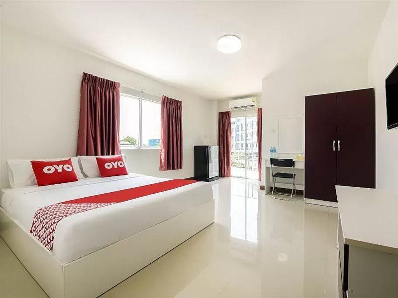 Oyo 350 Mae Saeng Place Si Racha Esterno foto