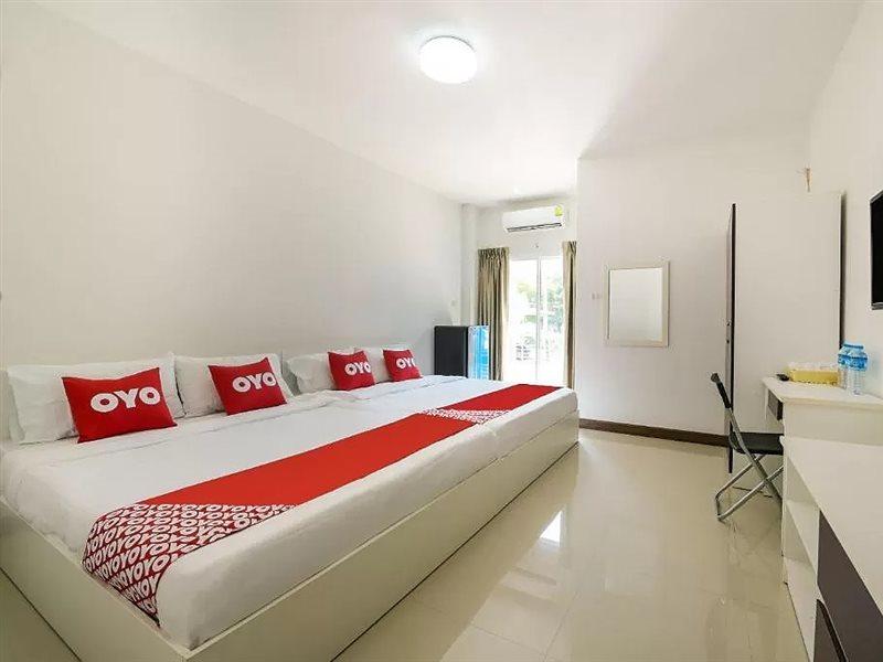 Oyo 350 Mae Saeng Place Si Racha Esterno foto