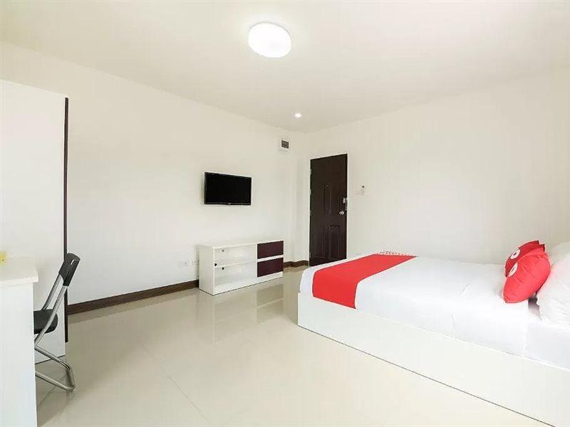 Oyo 350 Mae Saeng Place Si Racha Esterno foto