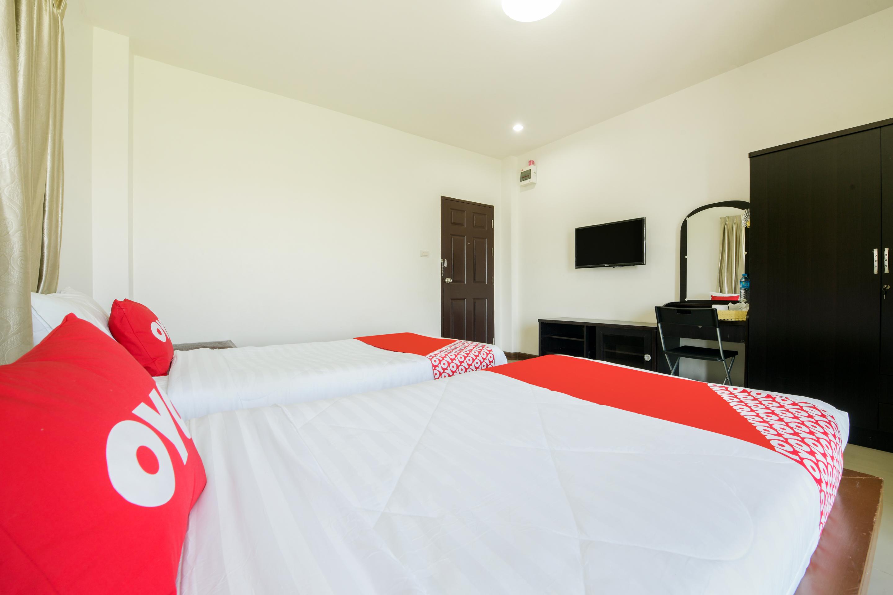 Oyo 350 Mae Saeng Place Si Racha Esterno foto