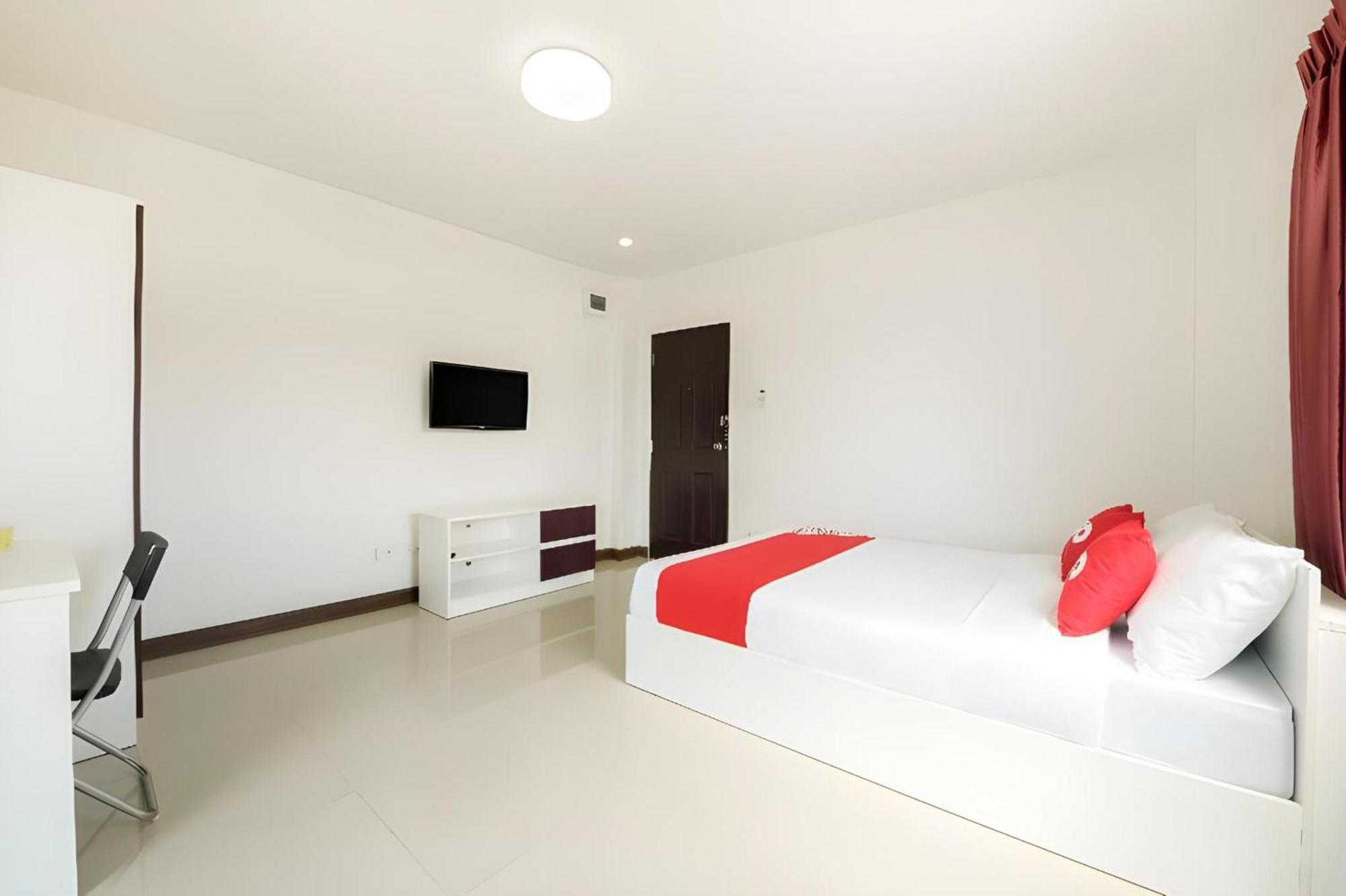Oyo 350 Mae Saeng Place Si Racha Esterno foto
